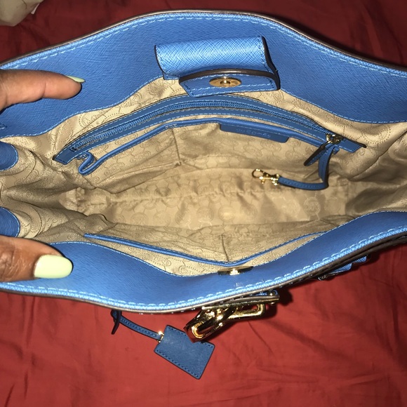 MK Hamilton - Picture 4 of 4